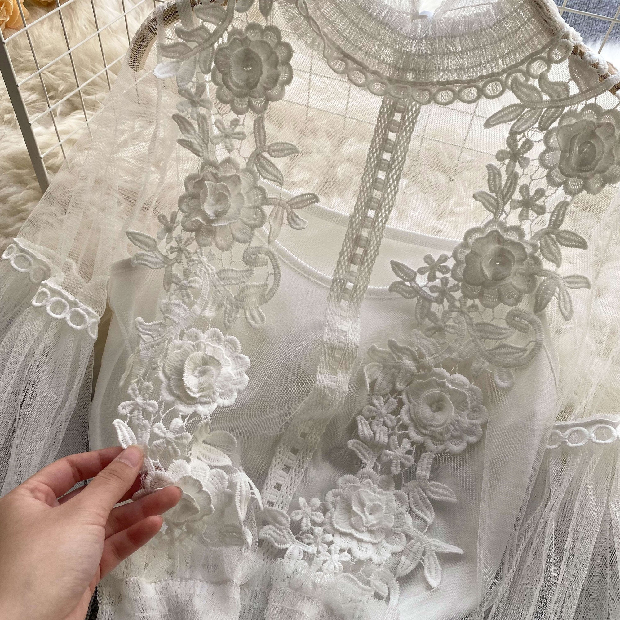 Blouse en Tulle avec Détails Brodés Priene
