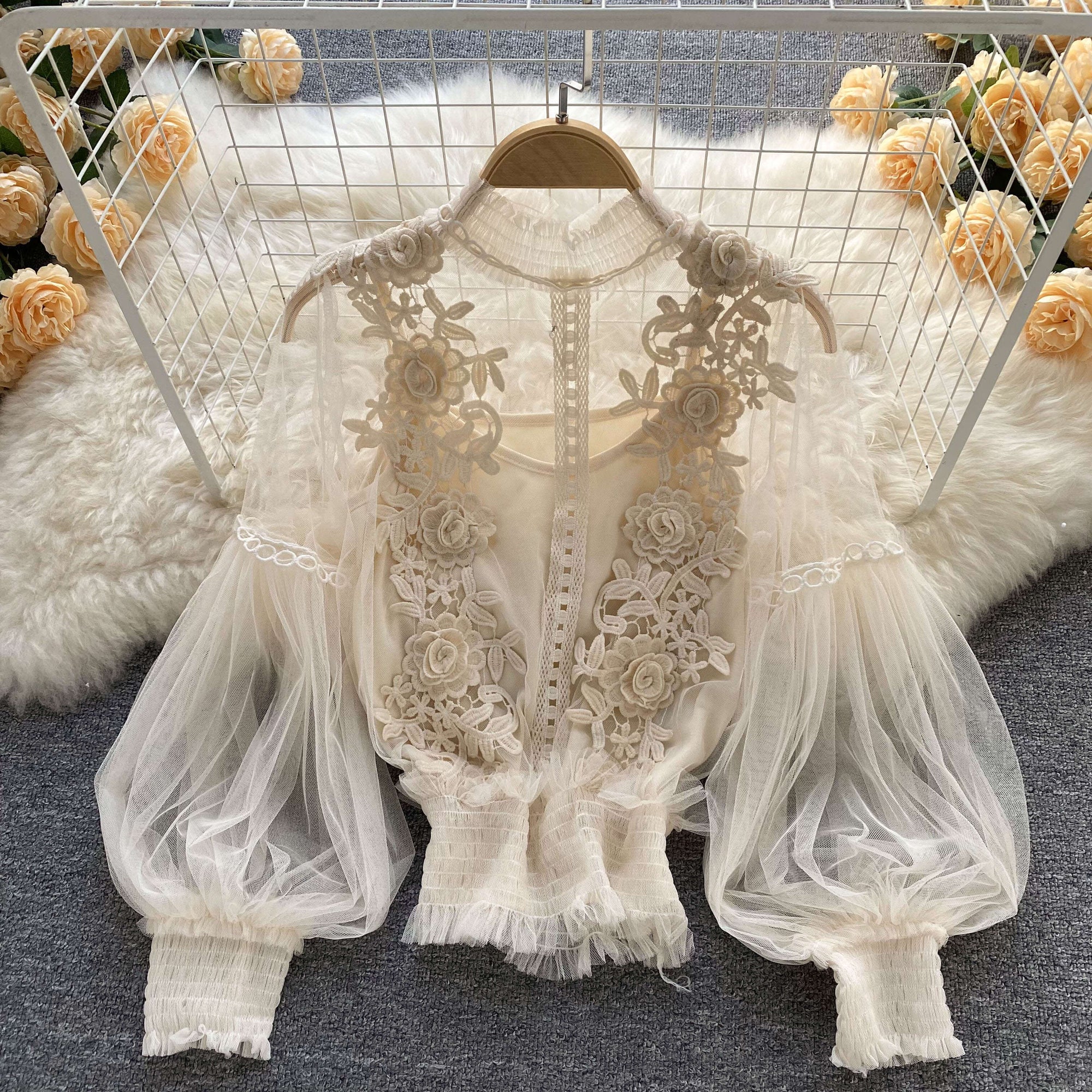 Blouse en Tulle avec Détails Brodés Priene