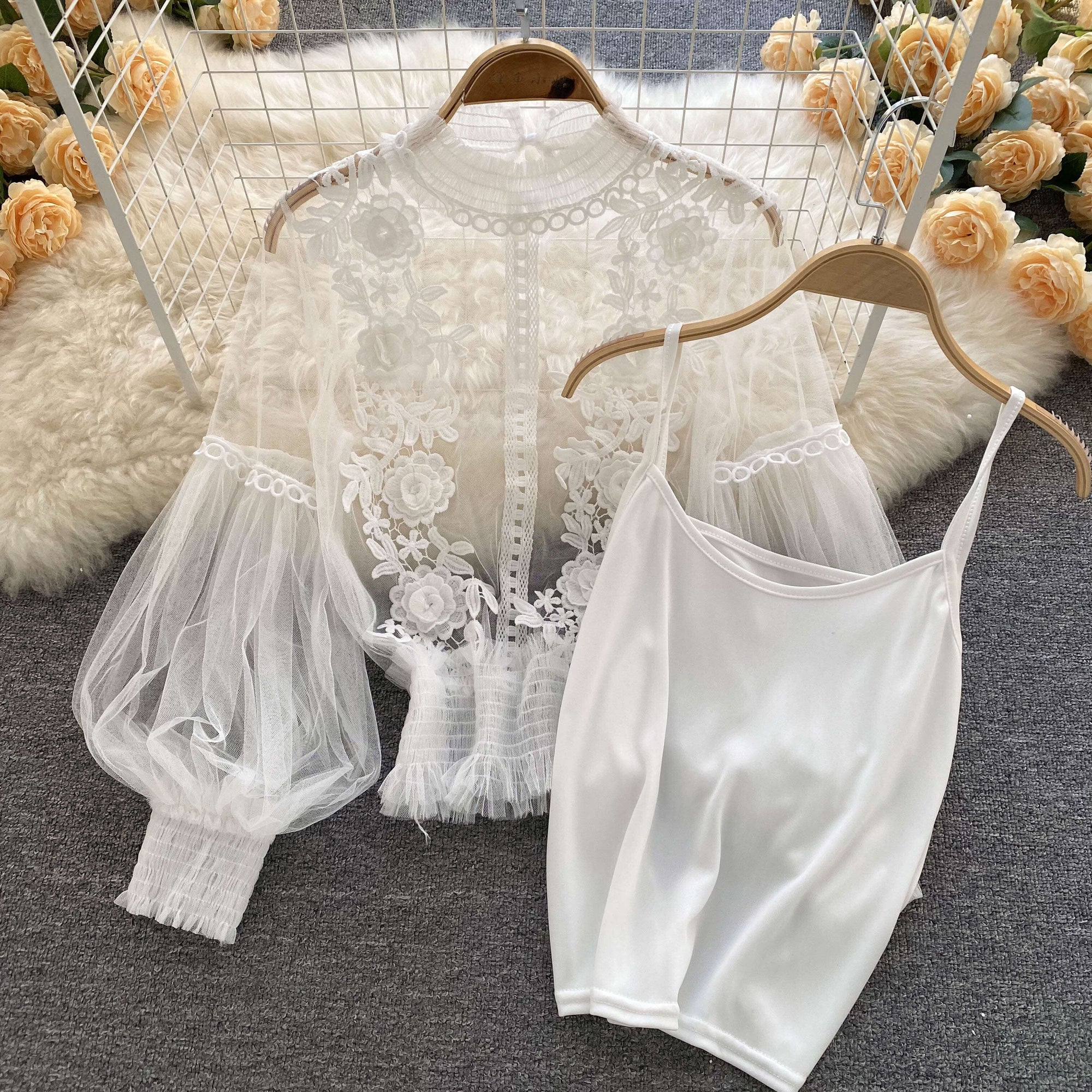 Blouse en Tulle avec Détails Brodés Priene