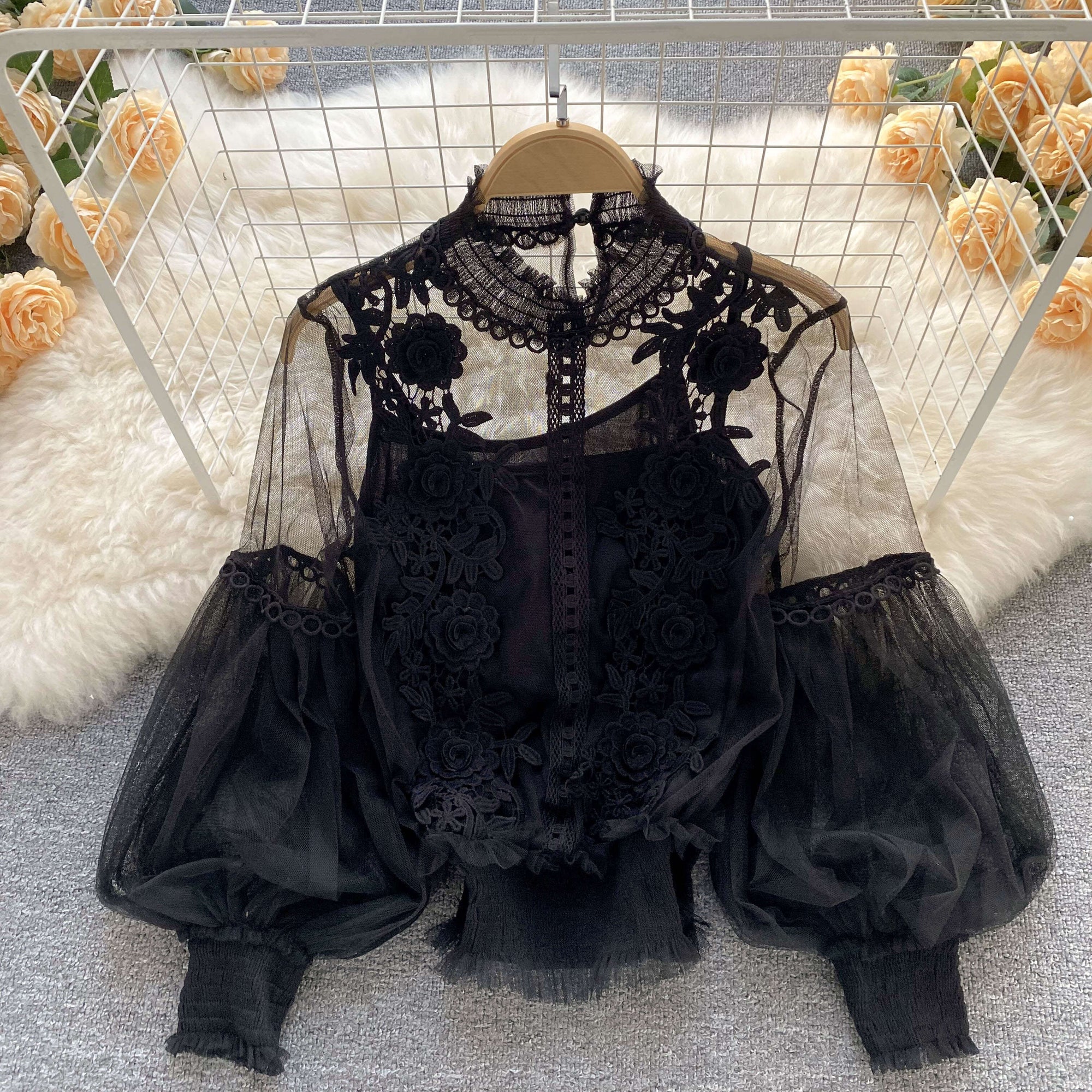 Blouse en Tulle avec Détails Brodés Priene